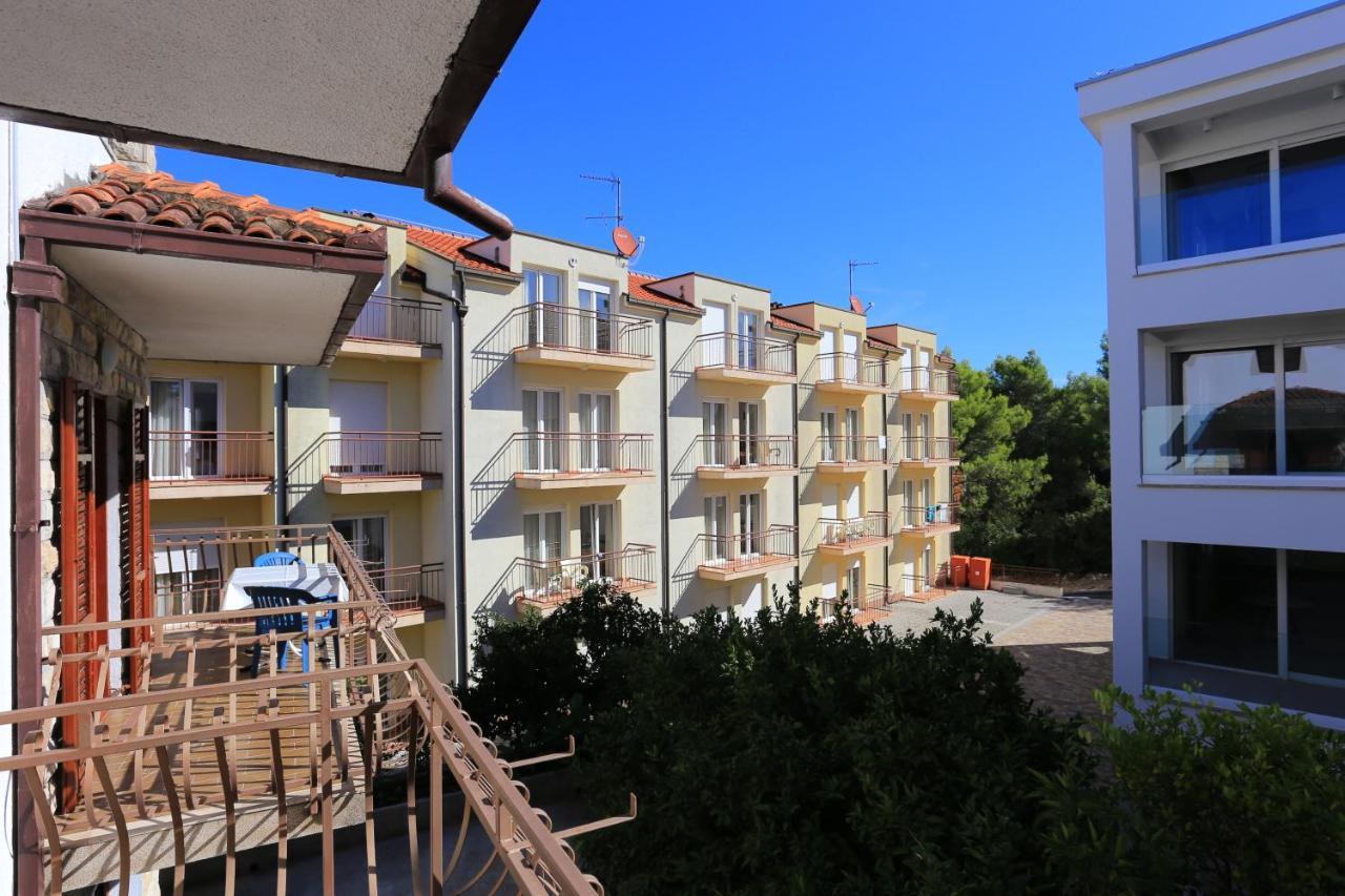 Apartments By The Sea Arbanija, Ciovo - 17332 Trogir Exterior foto